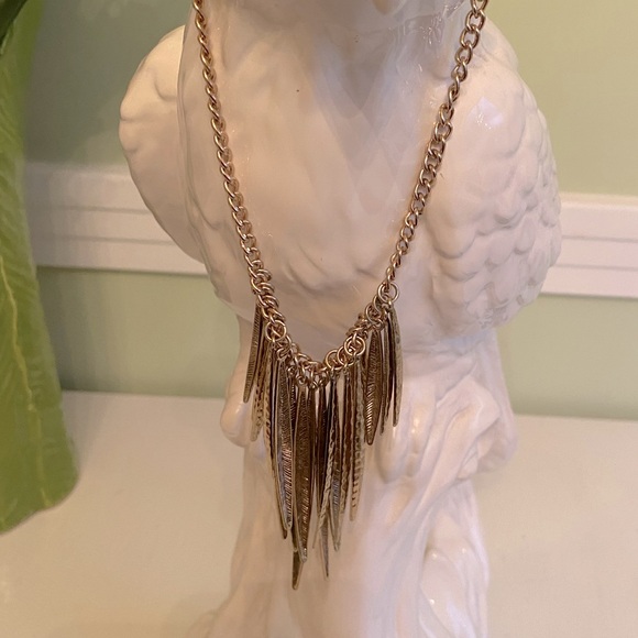 Boho Hold Feather 🪶Native-American Vibe Necklace For versatile Dressy to Casual - Picture 7 of 7